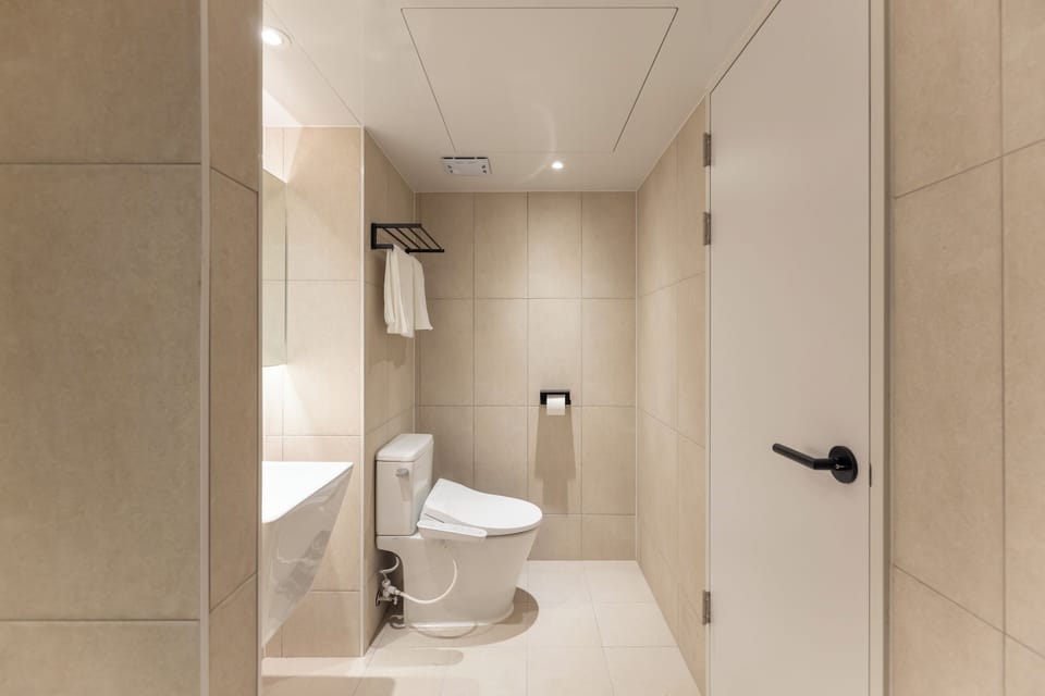 Play | Bathroom | Hair dryer, bathrobes, slippers, bidet