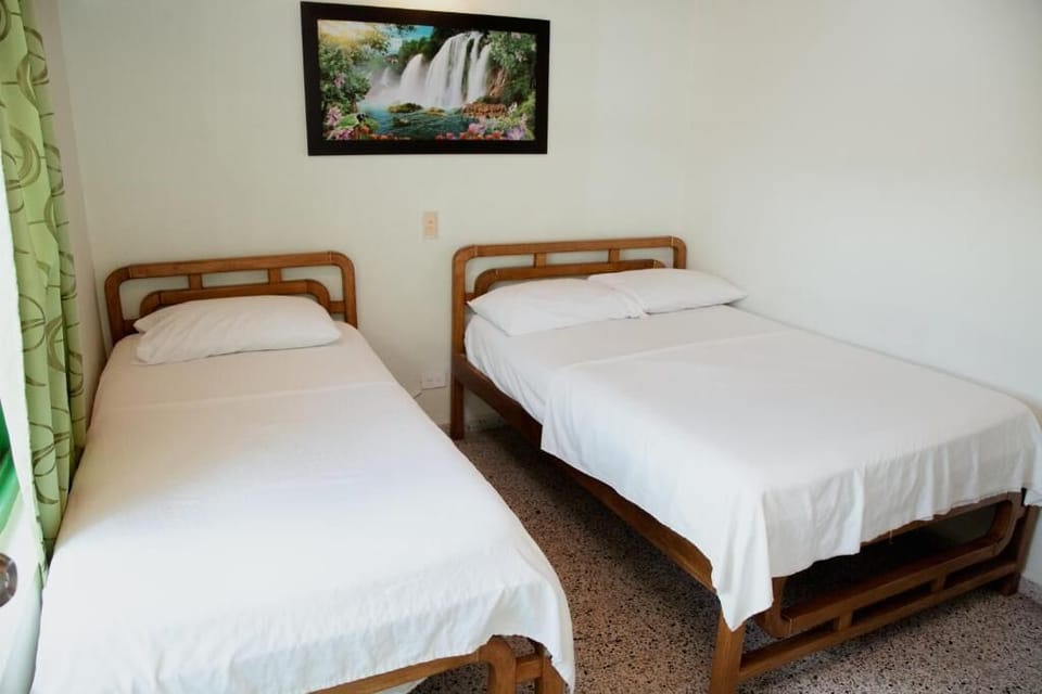Basic Triple Room | Free WiFi