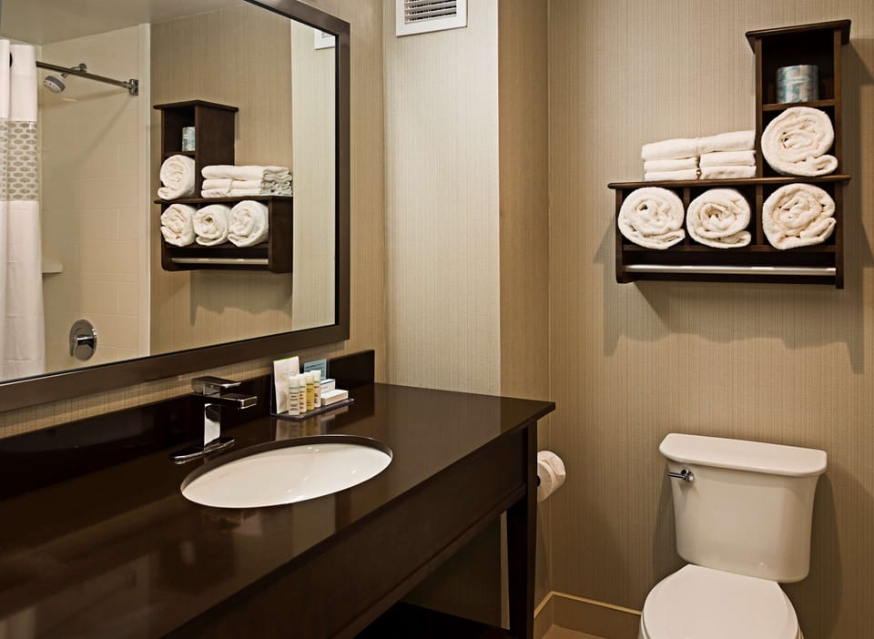 Shower, towels