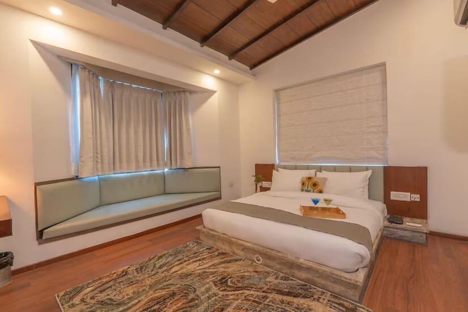 Egyptian cotton sheets, premium bedding, memory foam beds, minibar