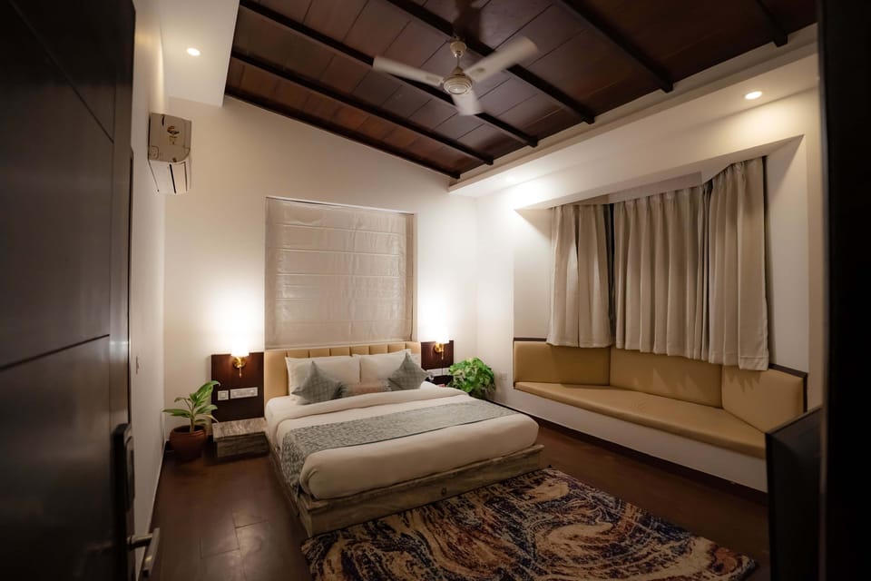 Tusker family cottage | Egyptian cotton sheets, premium bedding, memory foam beds, minibar