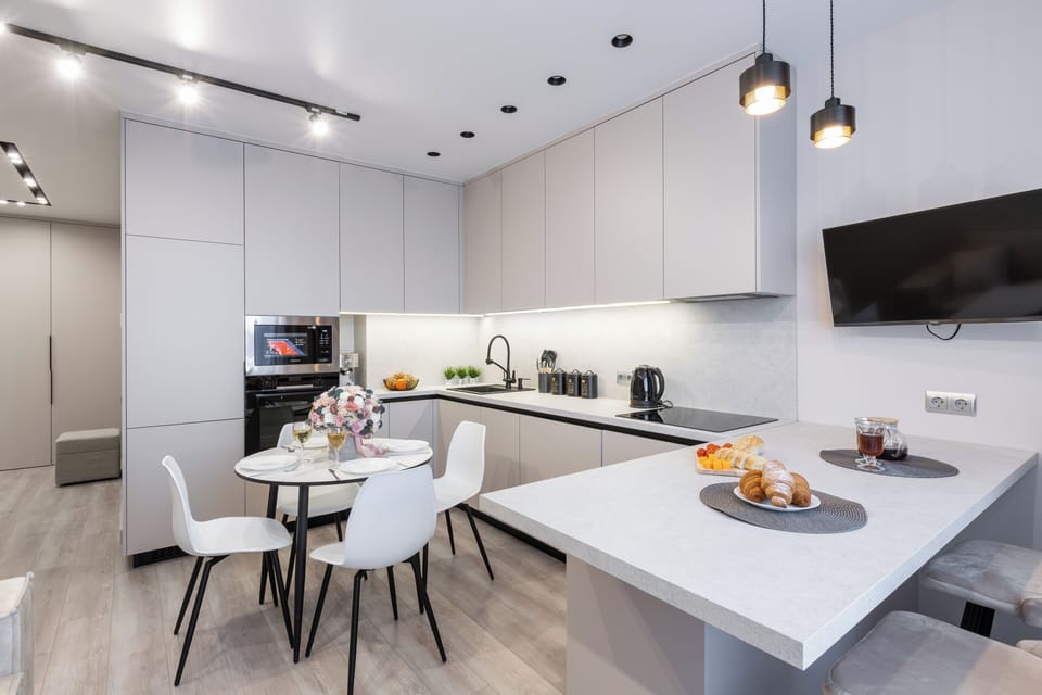 Superior Apartment, Balcony, Park View | Private kitchen | Full-size fridge, microwave, oven, stovetop