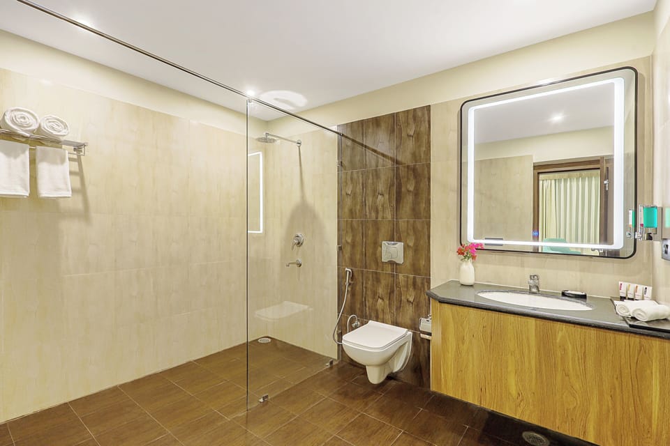 Premier Room, Garden View | Bathroom | Toilet paper