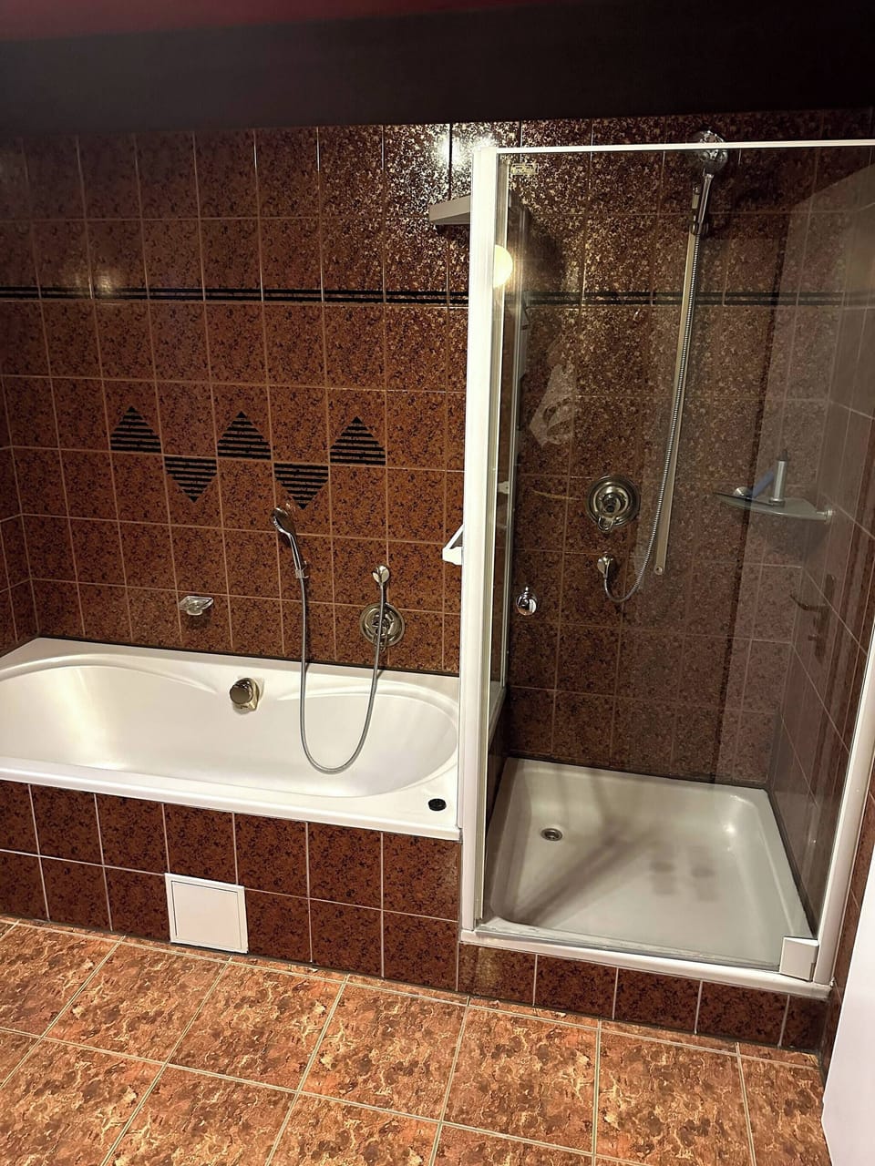 Apartment, 2 Bedrooms, Smoking | Bathroom