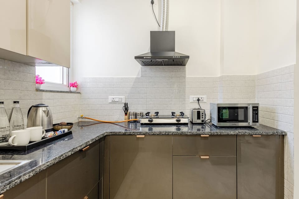 Fridge, microwave, stovetop, electric kettle