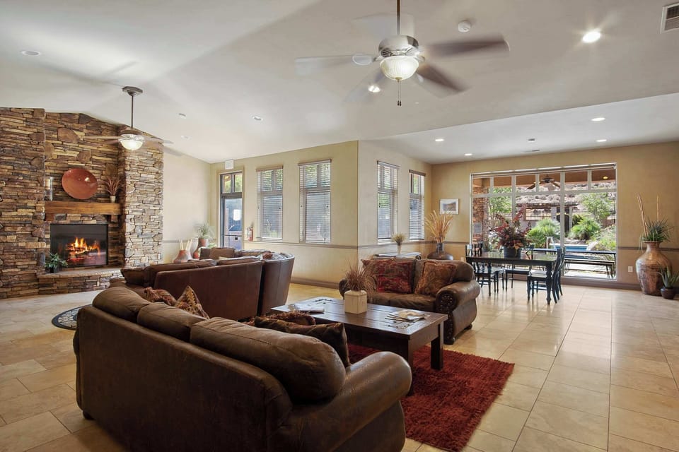 Condo, Multiple Beds, Balcony, Mountain View (Owen's Landing) | Interior