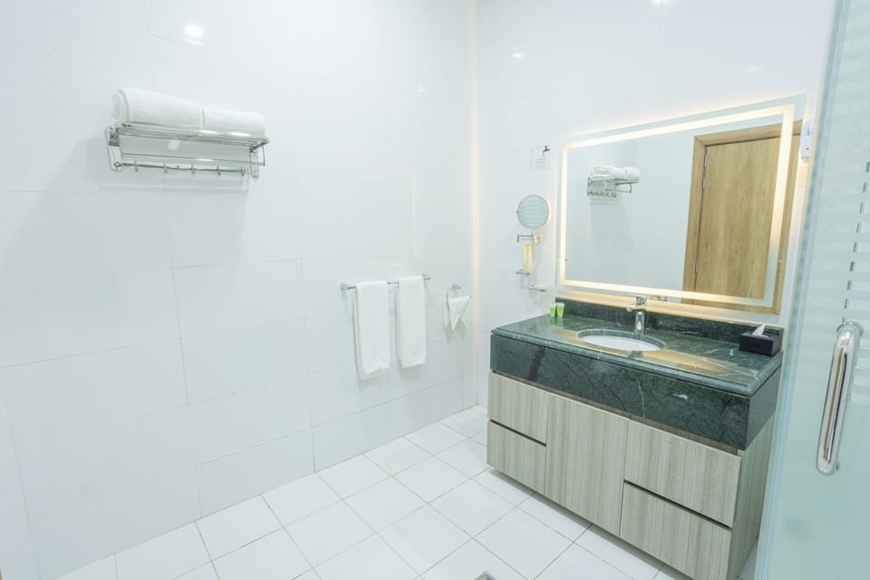Executive Double Room, Patio, Resort View | Bathroom | Hair dryer, slippers, bidet