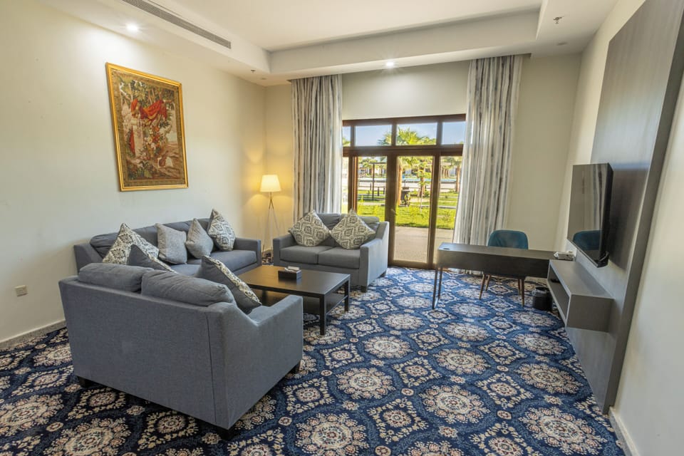 Minibar, in-room safe, blackout drapes, soundproofing