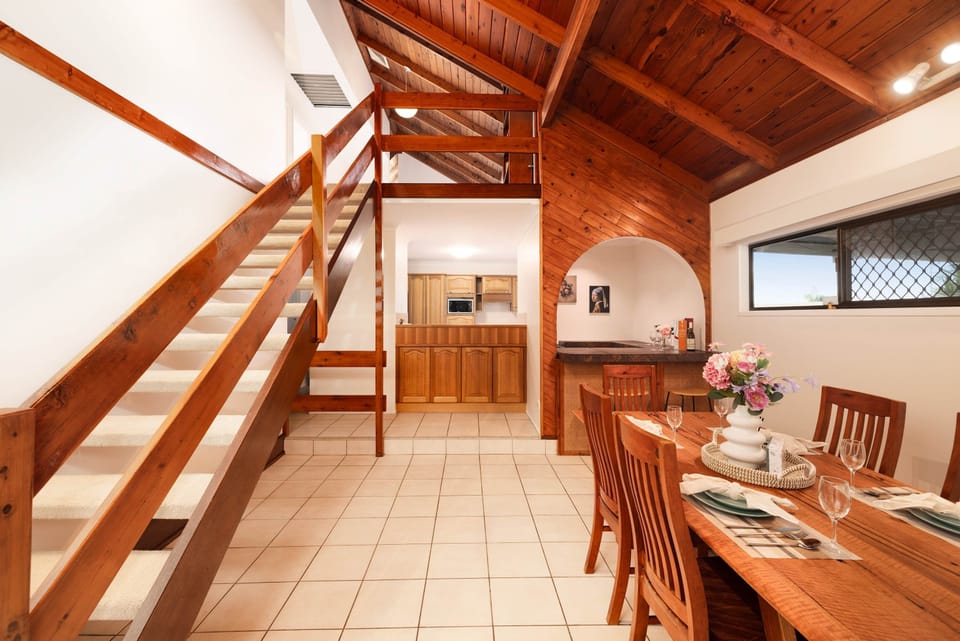 Dining area with bar area