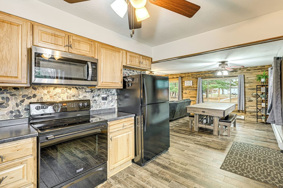 House (3 Bedrooms) | Interior