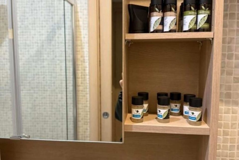 Bathroom amenities