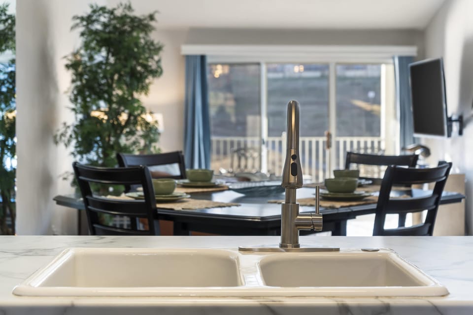 Condo, 1 King Bed with Sofa bed, Balcony, Golf View (Calm Waters Condo) | Dining