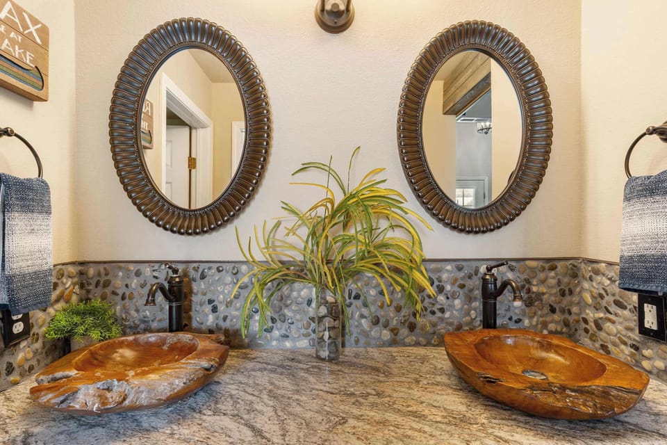 Nautical Nest on Taneycomo Apartment in Branson