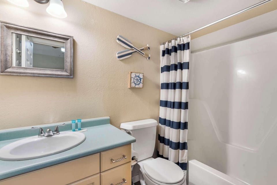 Nautical Nest on Taneycomo Apartment in Branson