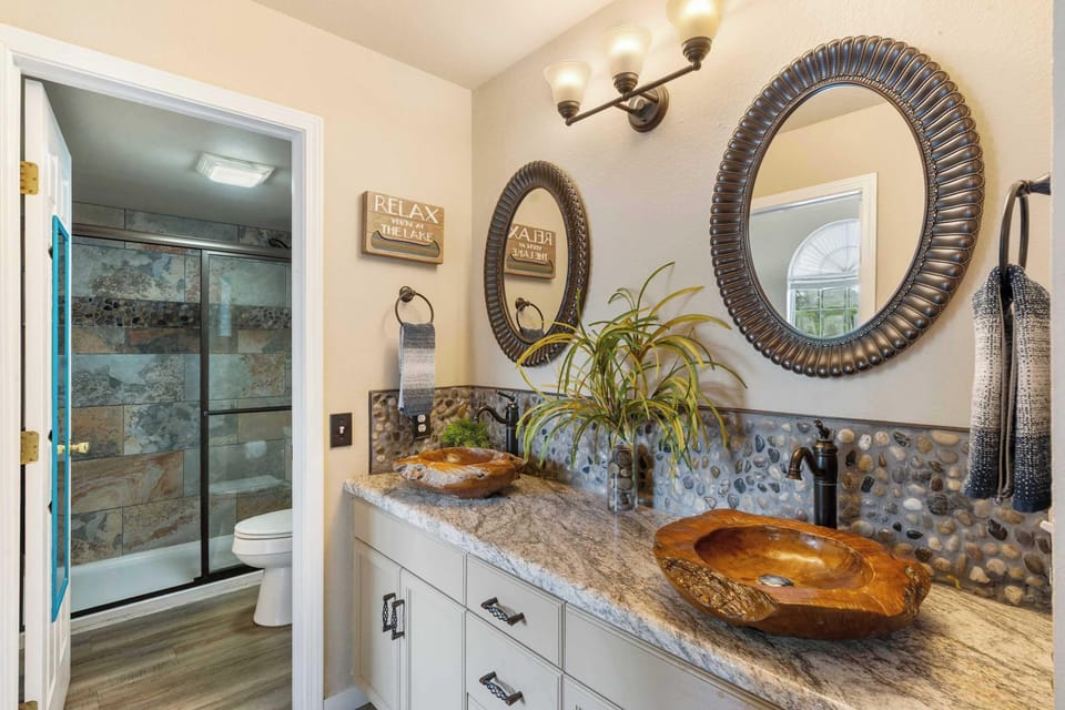 Nautical Nest on Taneycomo Apartment in Branson