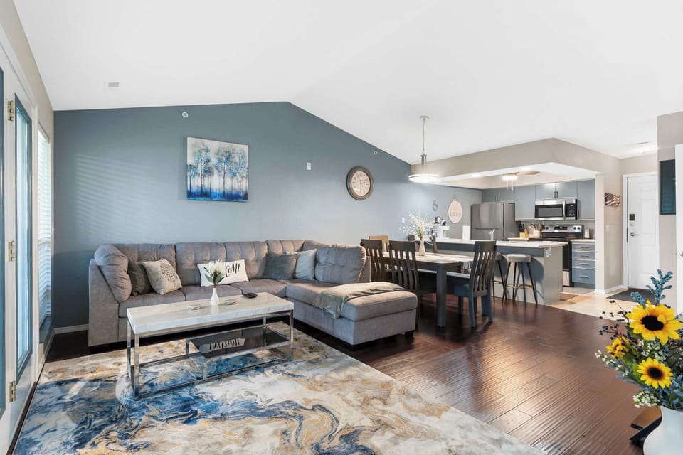 Condo, Multiple Beds, Balcony, Golf View (Linda’s Haven) | Living area | 42-inch flat-screen TV with digital channels