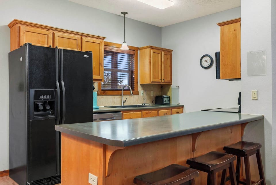 Cabin, Multiple Beds, Balcony, Mountain View (Kemper's Cabin in the Ozarks ) | Private kitchen | Coffee/tea maker, fridge, microwave, oven