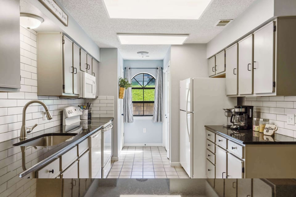 Condo, Multiple Beds, Patio, Garden View (Antler Ridge Retreat) | Private kitchen | Fridge, microwave, oven, stovetop