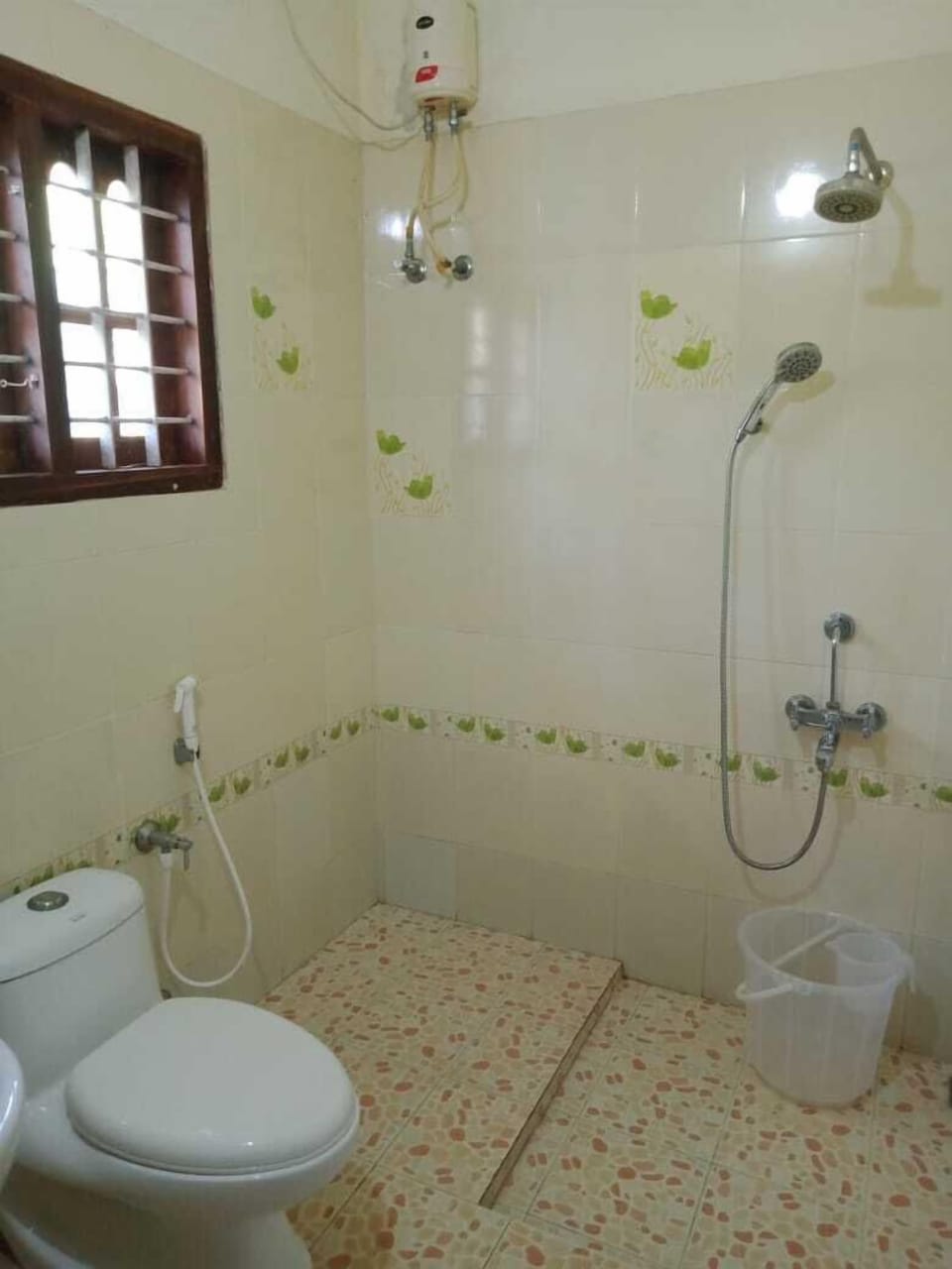 Deluxe Double Room | Bathroom | Free toiletries, towels, soap, shampoo