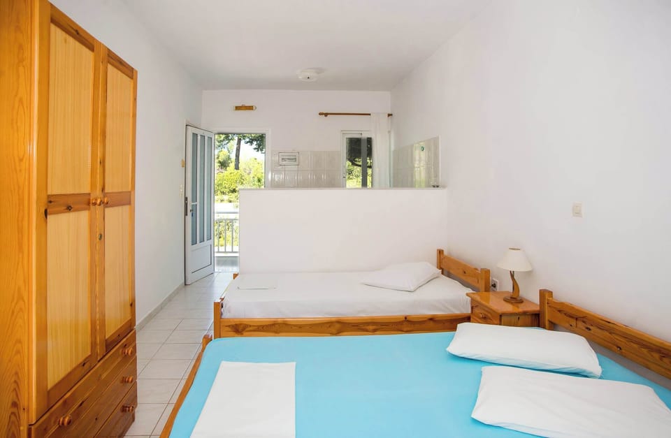  Calm and Inviting  interiors for Guests

