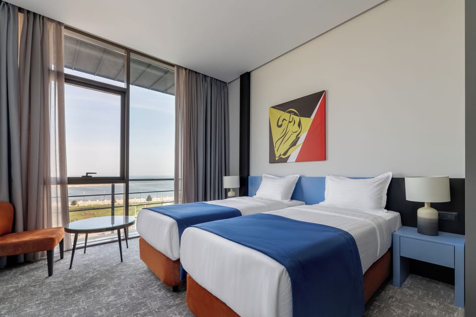 In-room safe, soundproofing, iron/ironing board, free WiFi