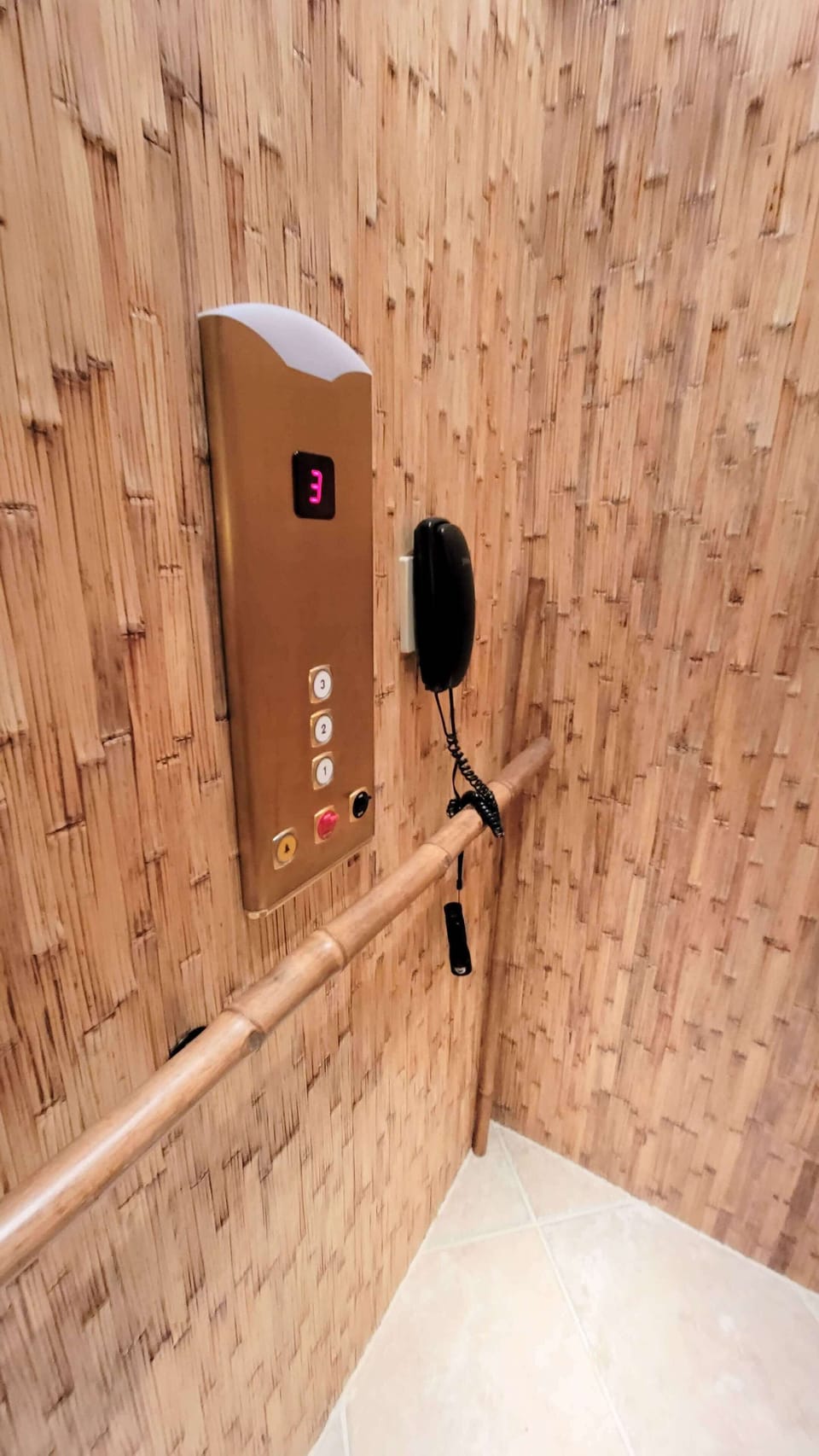  With easy-to-use controls, the elevator allows you to quickly reach the top, middle, or ground floor without the need for stairs, making it ideal for those seeking accessibility or simply preferring the added convenience! 