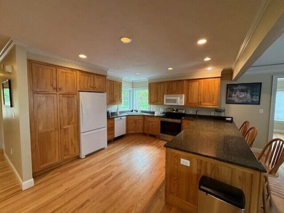 kitchen- so bright and airy