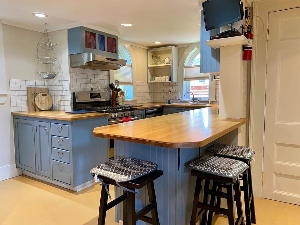 No lonely chef's here! Come home to a beautifully renovated kitchen!
