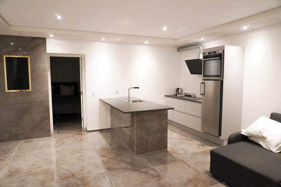 Luxury Suite | Living area | Stereo