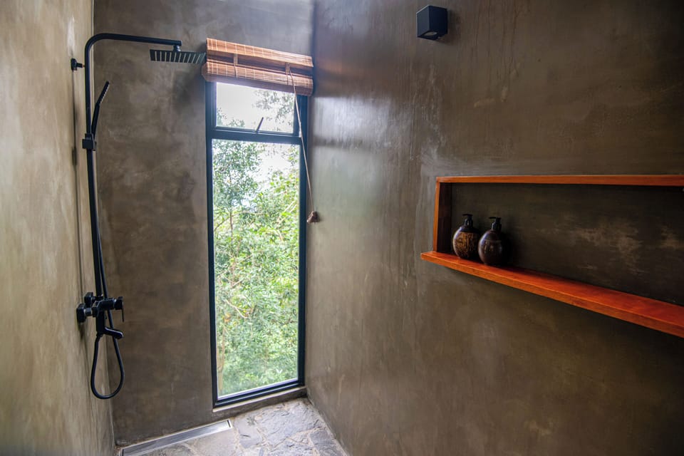 Superior Double Room, Private Pool, Mountain View | Bathroom | Bidet, towels, soap, shampoo
