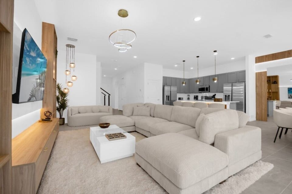 5779HighSeasDrive(2)