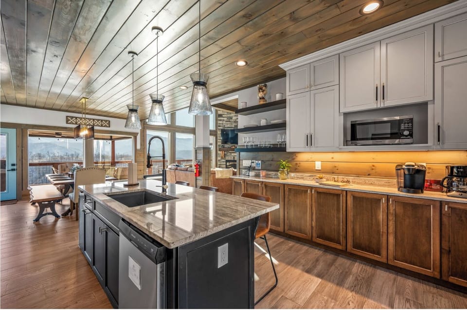 Enjoy preparing a meal with a one-of-a-kind view. 