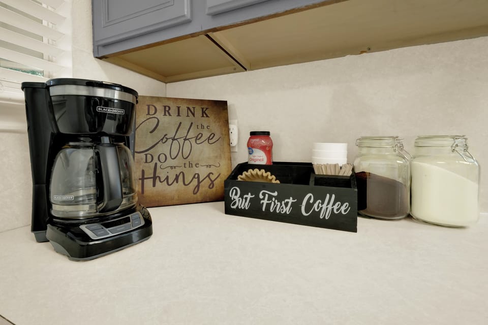 Coffee lovers’ haven! Start your day with fresh brew & essentials. ☕💕