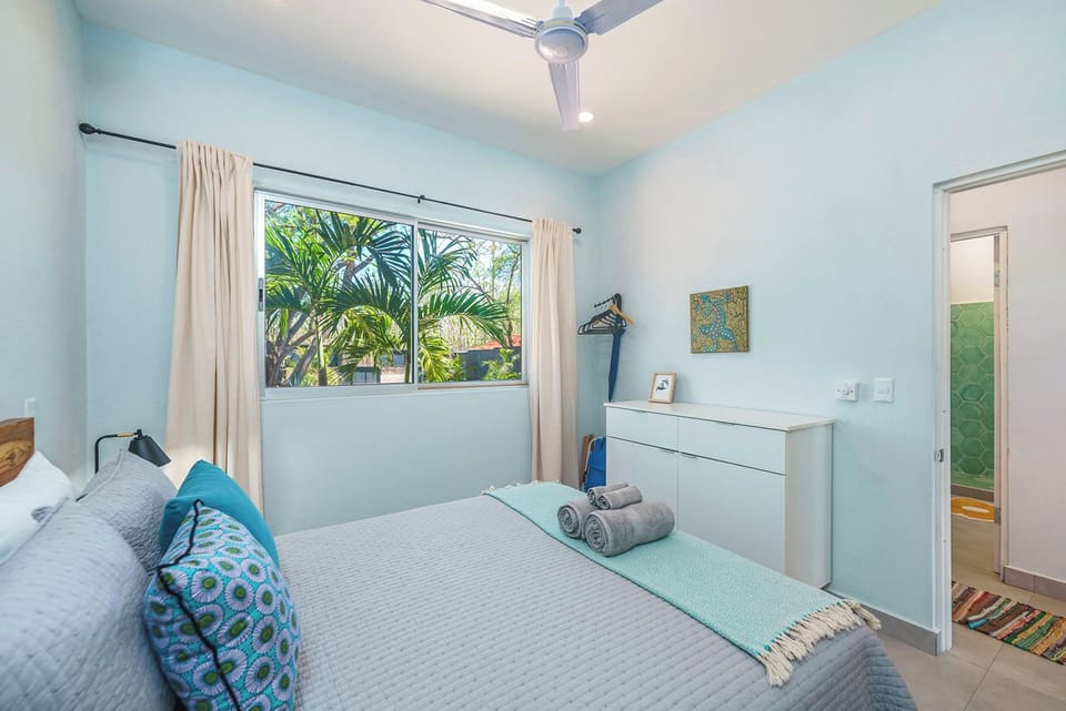Second bedroom.