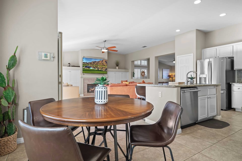 House (4 Bedrooms) | Interior