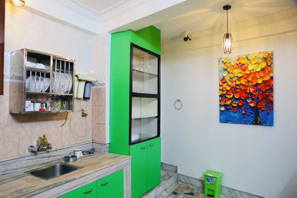 Our Nest Kitchen offers bed & breakfast for guests, along with a clean, healthy space for cooking. Fully equipped with utensils and essentials, it’s perfect for preparing your own meals with ease.” (2)