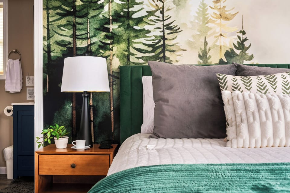 The primary bedroom oozes relaxation and luxury. With an en-suite full bathroom and walk-in closet, you'll feel spoiled from the moment you get settled in.