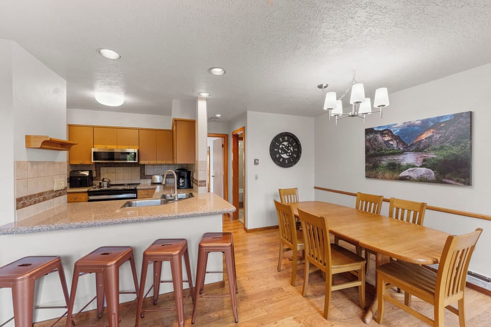 Condo (2 Bedrooms) | Property amenity