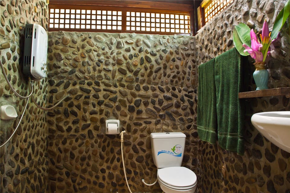 Shower, towels, soap, shampoo