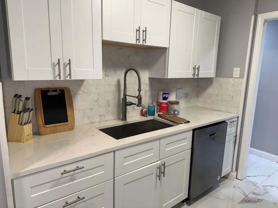 Galley Kitchen, stocked with all the essentials!