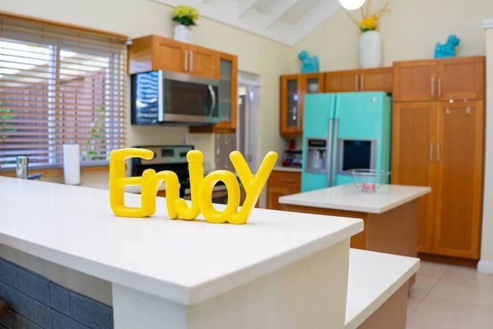 Basic Villa, Mountain View | Private kitchen | Blender, toaster oven, cleaning supplies, freezer