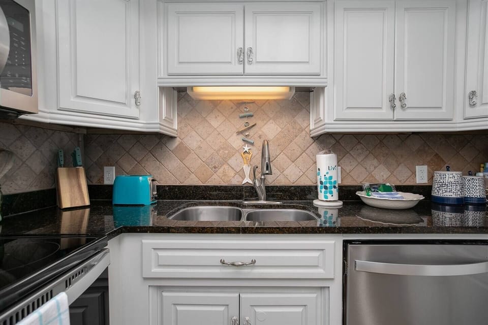Fully Stocked kitchen