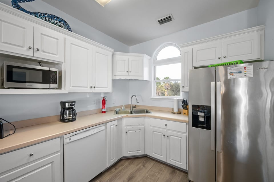 Kitchen Side 1