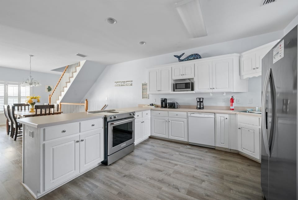 Kitchen Side 1
