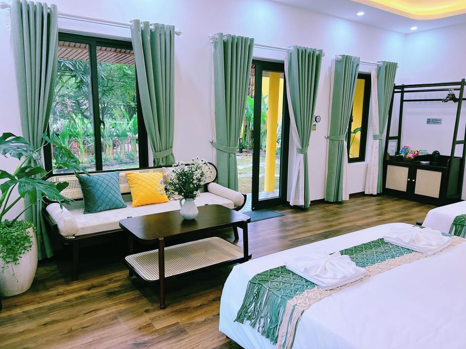 Luxury Bungalow, Private Bathroom | Soundproofing, free WiFi