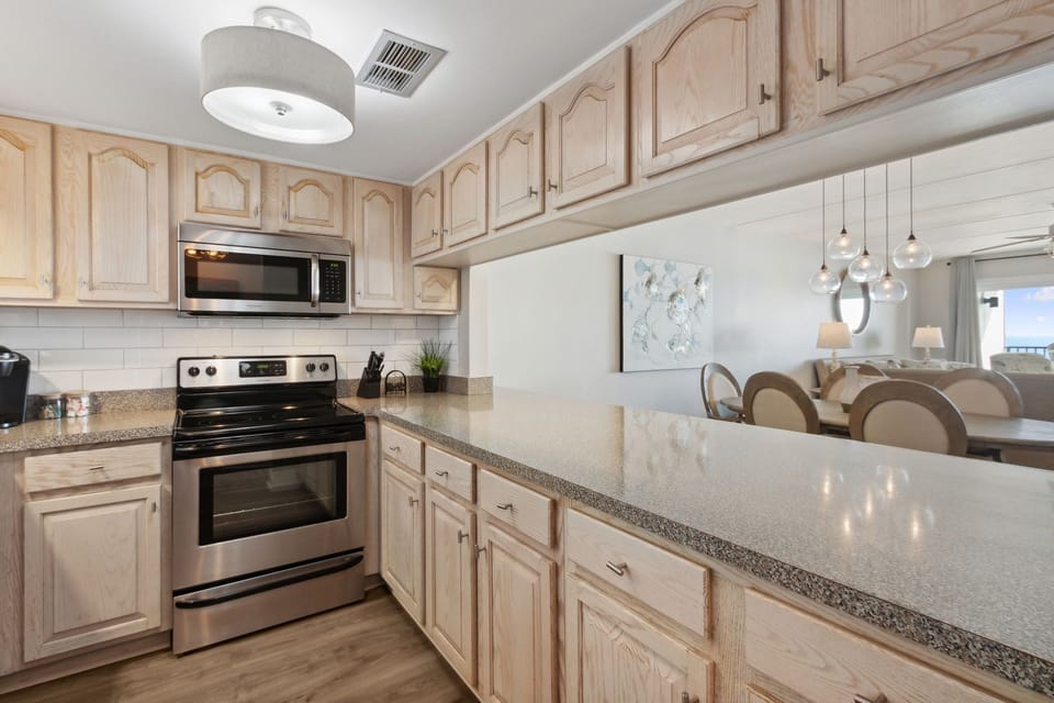 Great Counterspace in your Fully Equipped Kitchen
