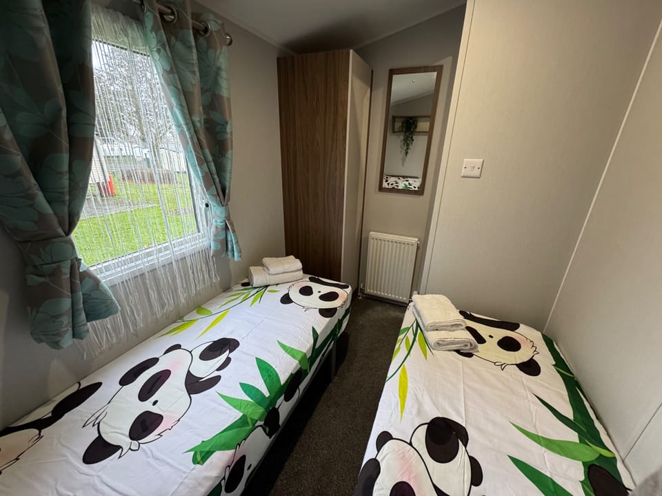 Bedroom 3 two single bed 