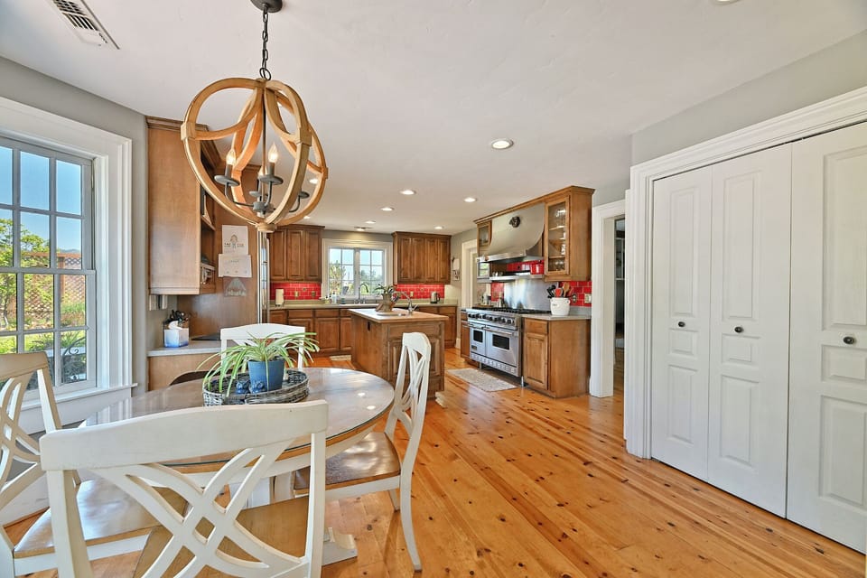 carriage20dinning20area20and20kitchen