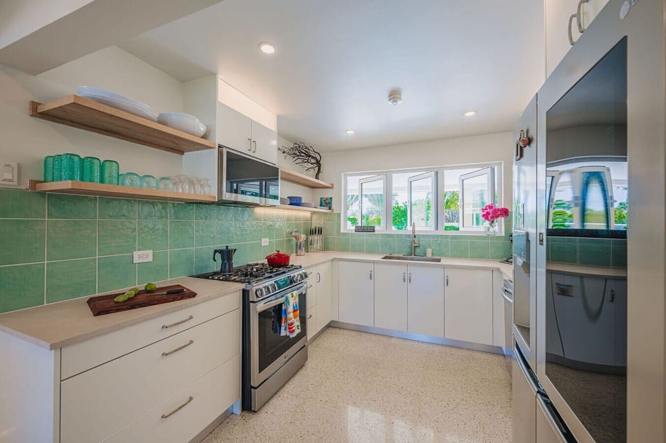 Fully equipped gourmet kitchen for sunset dinners and fresh catch feasts – prepared by you, or a private chef.