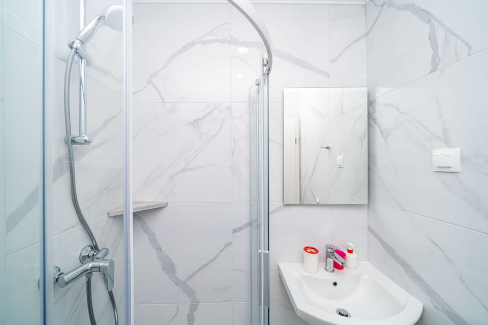 Double Room, Terrace, Sea View | Bathroom | Shower, hair dryer, towels